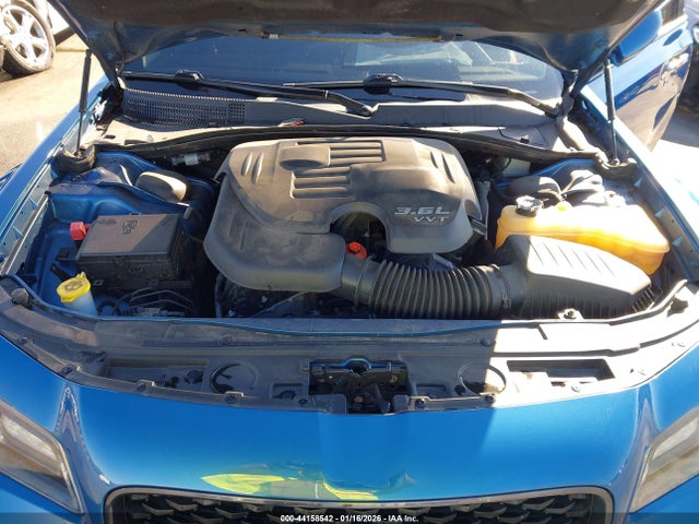 2022 Chrysler 300 Touring L მანქანა იყიდება აუქციონზე, vin: 2C3CCADG8NH221872, აუქციონის ნომერი: 44158542