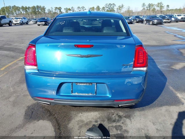 2022 Chrysler 300 Touring L მანქანა იყიდება აუქციონზე, vin: 2C3CCADG8NH221872, აუქციონის ნომერი: 44158542