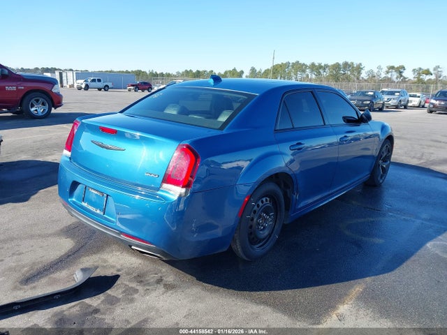 2022 Chrysler 300 Touring L მანქანა იყიდება აუქციონზე, vin: 2C3CCADG8NH221872, აუქციონის ნომერი: 44158542