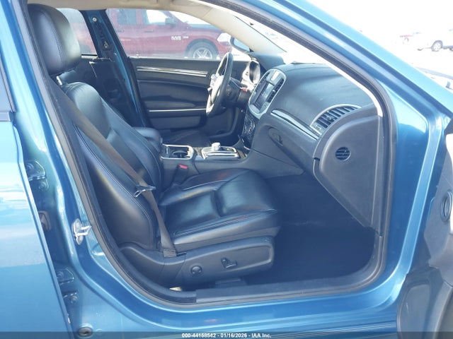 2022 Chrysler 300 Touring L მანქანა იყიდება აუქციონზე, vin: 2C3CCADG8NH221872, აუქციონის ნომერი: 44158542