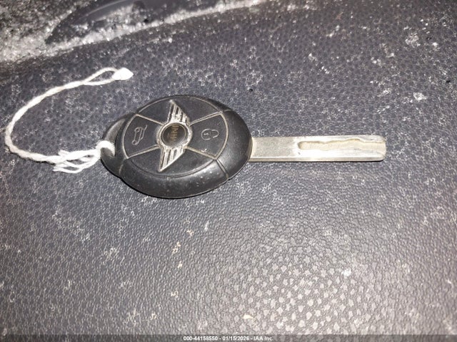 2006 MINI COOPER S WMWRE33586TL21810 Photo 10