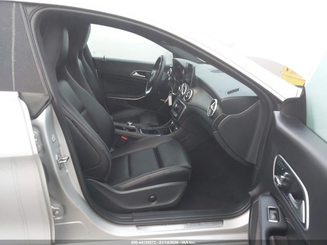 Mercedes-Benz CLA 250 2019 WDDSJ4EB2KN730687 Image 5