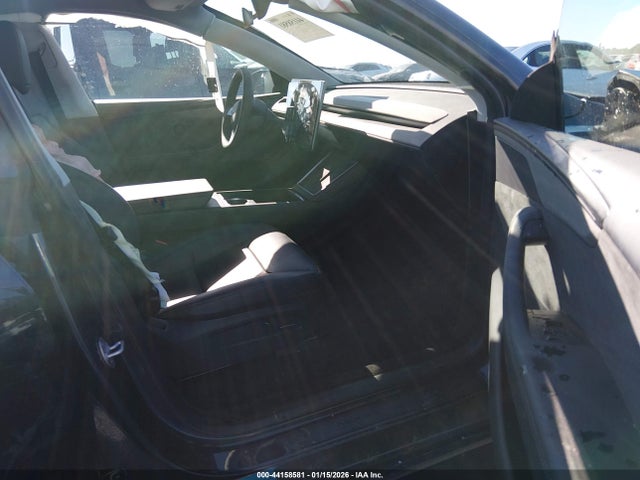 Продажа на аукционе авто 2026 Tesla Model Y Long Range Launch Series/premium All-wheel Drive, vin: 7SAYGDEE5TA412625, номер лота: 44158581