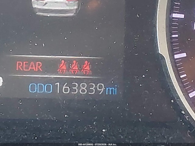 2T3G1RFV4KW023718 Toyota RAV4 LE