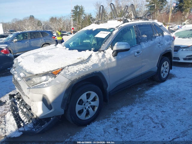 2T3G1RFV4KW023718 Toyota RAV4 LE