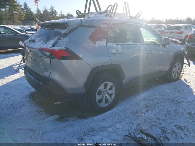 2T3G1RFV4KW023718 Toyota RAV4 LE