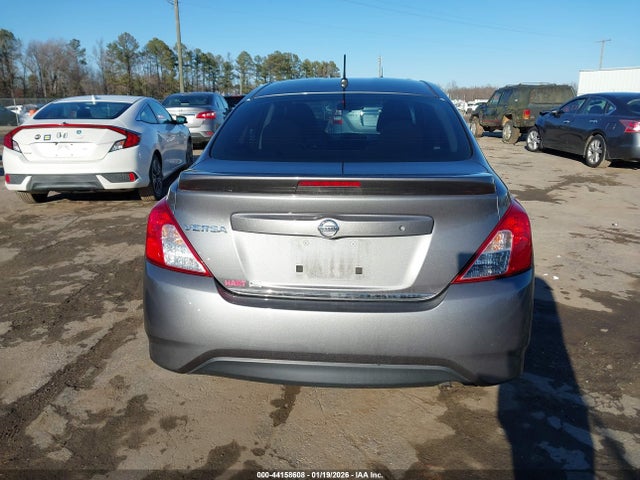 3N1CN7APXJL855105 Nissan Versa 1.6 S+