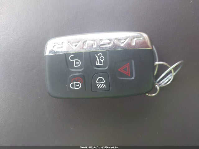 Продажа на аукционе авто 2016 Jaguar Xj Xjl Portfolio, vin: SAJWJ2GD4G8V96867, номер лота: 44158639