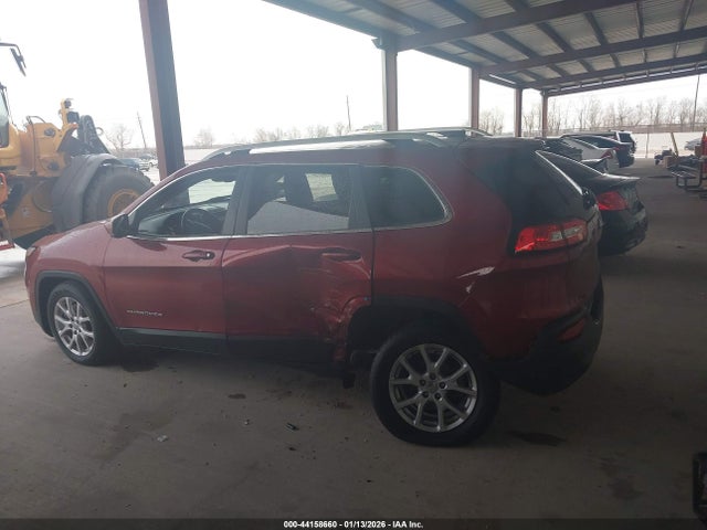 1C4PJLCB1HW644402 Jeep Cherokee Latitude Fwd