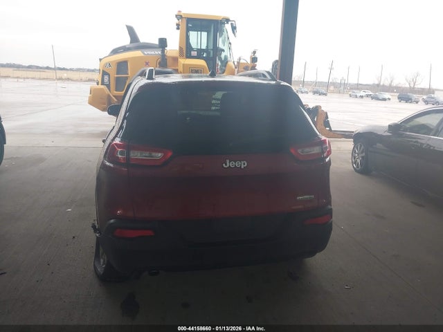 1C4PJLCB1HW644402 Jeep Cherokee Latitude Fwd