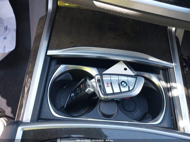 2019 BMW 740I WBA7E2C52KB218657 Photo 10