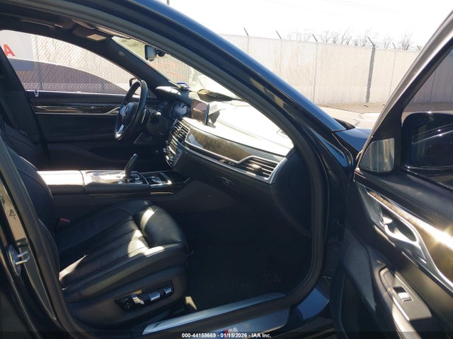 2019 BMW 740I WBA7E2C52KB218657 Photo 4
