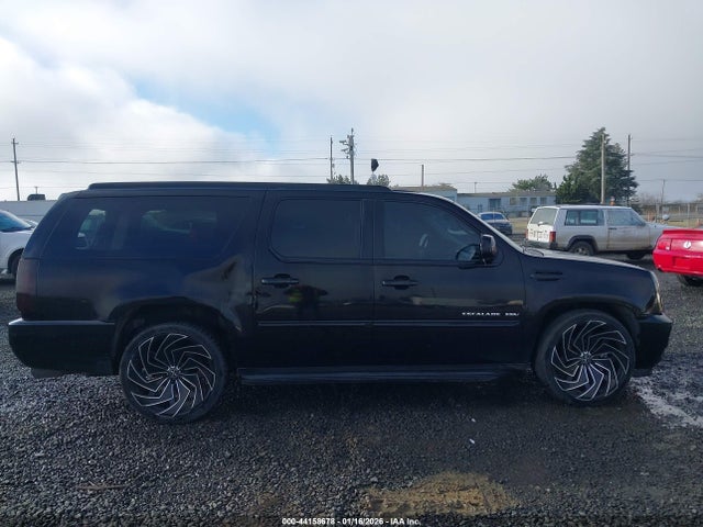 Продаж на аукціоні авто 2013 Cadillac Escalade Esv Luxury, vin: 1GYS4HEF5DR116606, номер лоту: 44158678