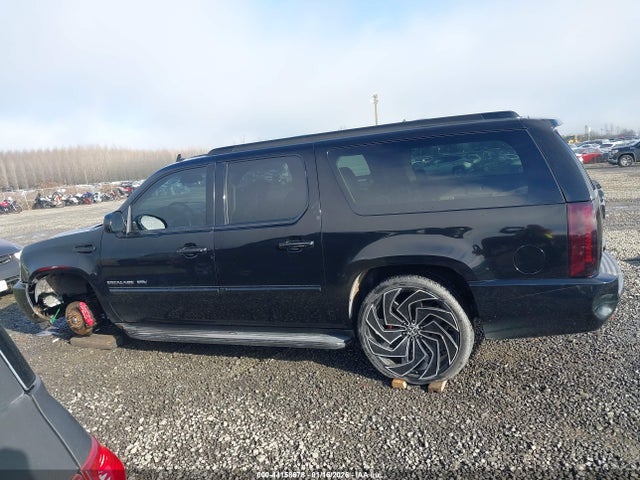 Продаж на аукціоні авто 2013 Cadillac Escalade Esv Luxury, vin: 1GYS4HEF5DR116606, номер лоту: 44158678
