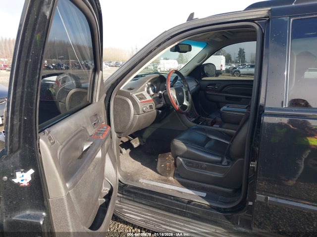 Продаж на аукціоні авто 2013 Cadillac Escalade Esv Luxury, vin: 1GYS4HEF5DR116606, номер лоту: 44158678