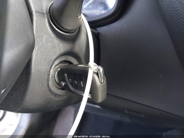 5YFB4MDE8RP153416 Toyota COROLLA LE