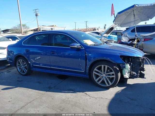 1VWDT7A32HC015102 Volkswagen Passat 1.8t R-line