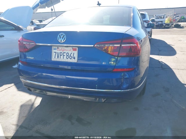 1VWDT7A32HC015102 Volkswagen Passat 1.8t R-line