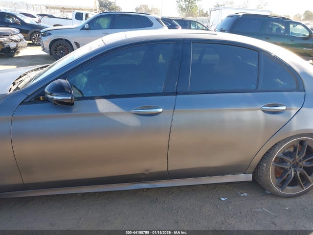 W1KZF6BB3NB056135 Mercedes-Benz m256