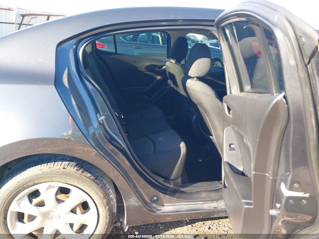 3MZBM1U75FM222272 Mazda Mazda3 I Sport