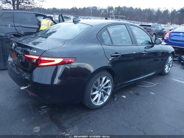 2023 ALFA ROMEO GIULIA ZARFAMAN1P7668325 Photo 3