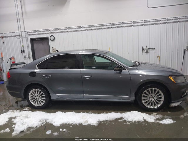 1VWBT7A37GC027784 Volkswagen Passat 1.8t Se