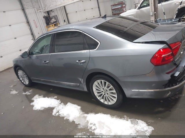 1VWBT7A37GC027784 Volkswagen Passat 1.8t Se