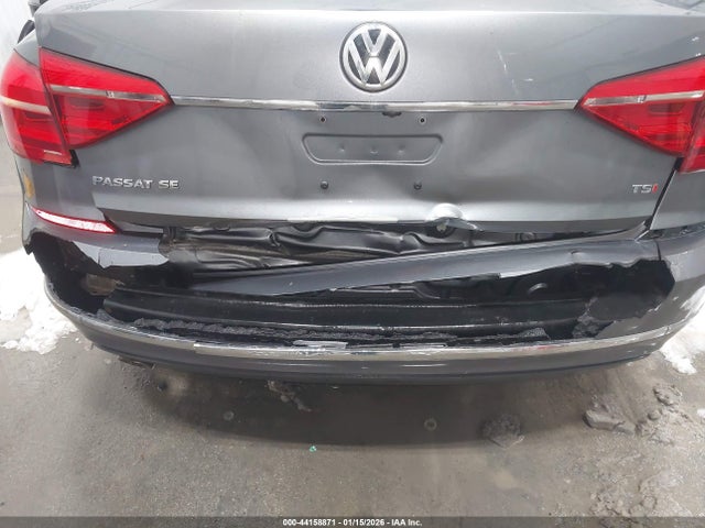 1VWBT7A37GC027784 Volkswagen Passat 1.8t Se