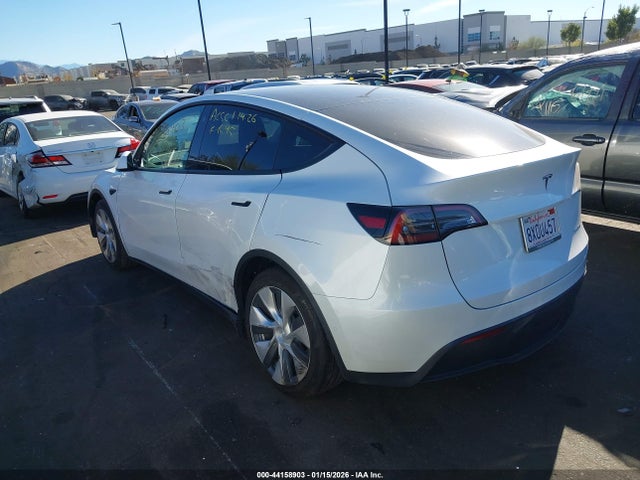 2021 TESLA MODEL Y 5YJYGDEE3MF240709 Photo 2