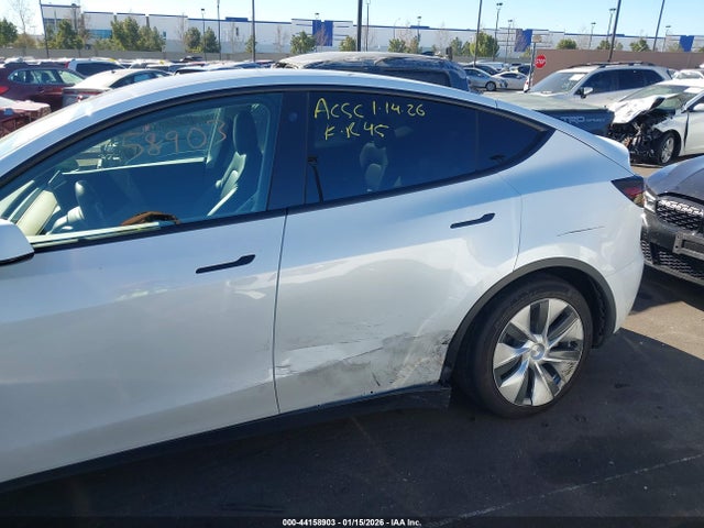 2021 TESLA MODEL Y 5YJYGDEE3MF240709 Photo 5