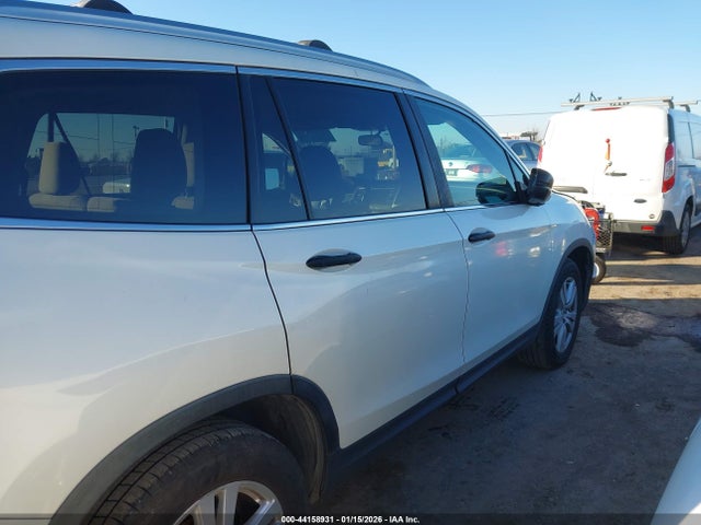 5FNYF5H16GB031017 Honda PILOT LX