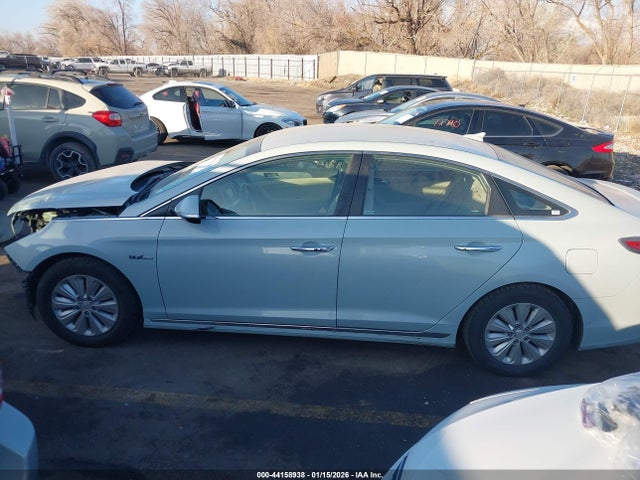 KMHE24L17GA008558 Hyundai Sonata Hybrid Se