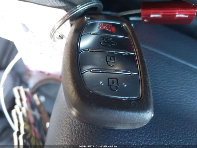 KMHC75LC2JU088566 Hyundai Ioniq Sel