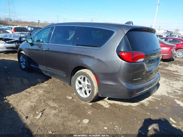 2017 CHRYSLER PACIFICA 2C4RC1BG1HR542059 Photo 2