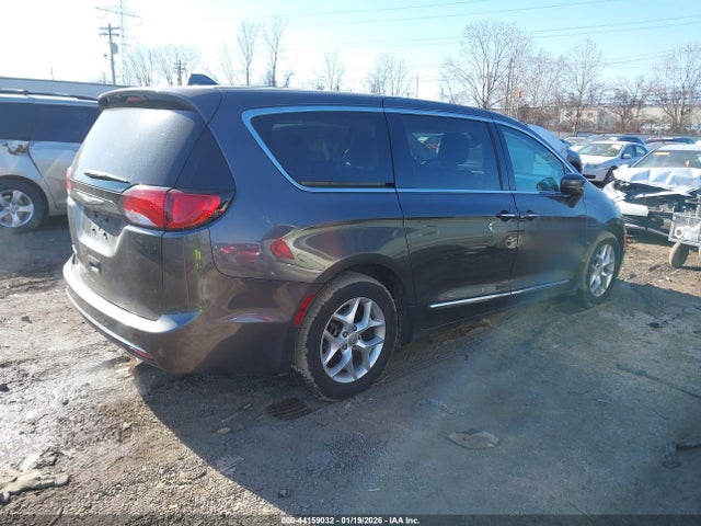 2017 CHRYSLER PACIFICA 2C4RC1BG1HR542059 Photo 3