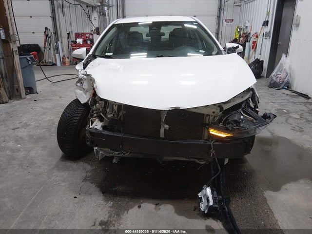 Toyota COROLLA LE 2018 2T1BURHE5JC070926 Image 13