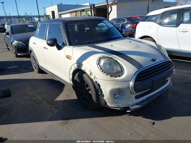 2018 MINI HARDTOP WMWXU1C55J2F79895