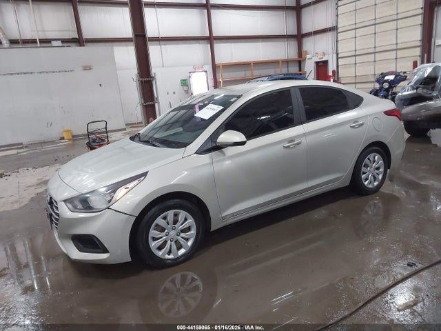 Hyundai ACCENT SE 2019 3KPC24A30KE080207 Image 2