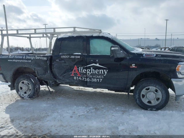 3C6UR5CL1RG327663 RAM 2500 Tradesman 4x4 6&#039;4 Box