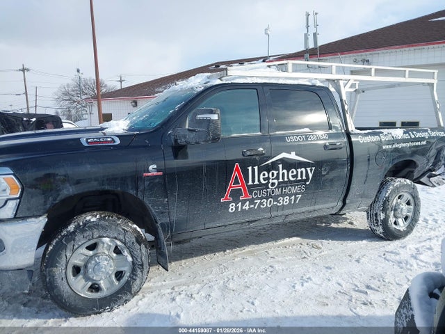 3C6UR5CL1RG327663 RAM 2500 Tradesman 4x4 6&#039;4 Box