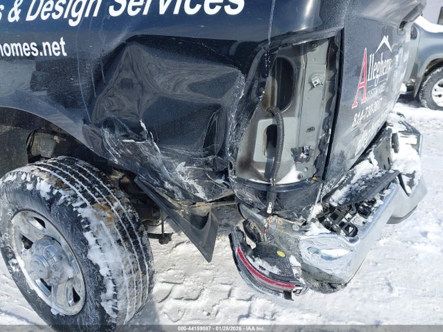 3C6UR5CL1RG327663 RAM 2500 Tradesman 4x4 6&#039;4 Box
