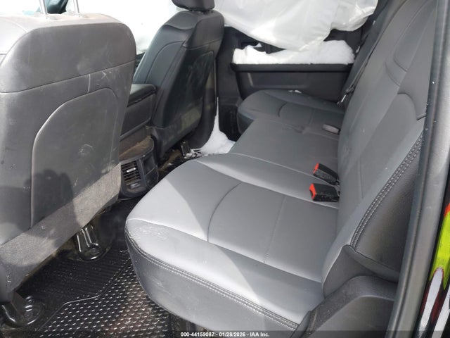 3C6UR5CL1RG327663 RAM 2500 Tradesman 4x4 6&#039;4 Box