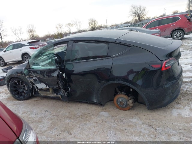 2021 Tesla Model Y Long Range Dual Motor All-wheel Drive მანქანა იყიდება აუქციონზე, vin: 5YJYGDEE3MF116245, აუქციონის ნომერი: 44159098