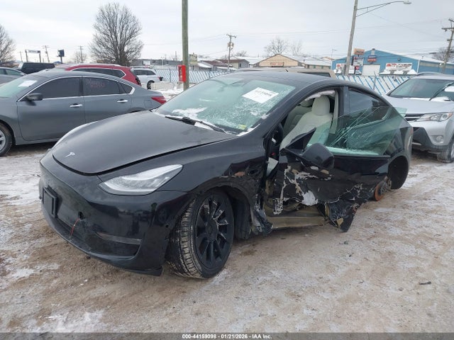 2021 Tesla Model Y Long Range Dual Motor All-wheel Drive მანქანა იყიდება აუქციონზე, vin: 5YJYGDEE3MF116245, აუქციონის ნომერი: 44159098