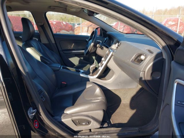 2015 VOLVO S60 YV126MFK5F1361146 Photo 4