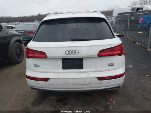 44159136 :رقم المزاد ، WA1BNAFY7J2094701 vin ، 2018 Audi Q5 2.0t Premium/2.0t Tech Premium مزاد بيع
