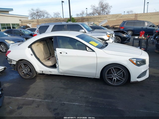 Mercedes-Benz CLA 250 2019 WDDSJ4EBXKN752209 Image 14