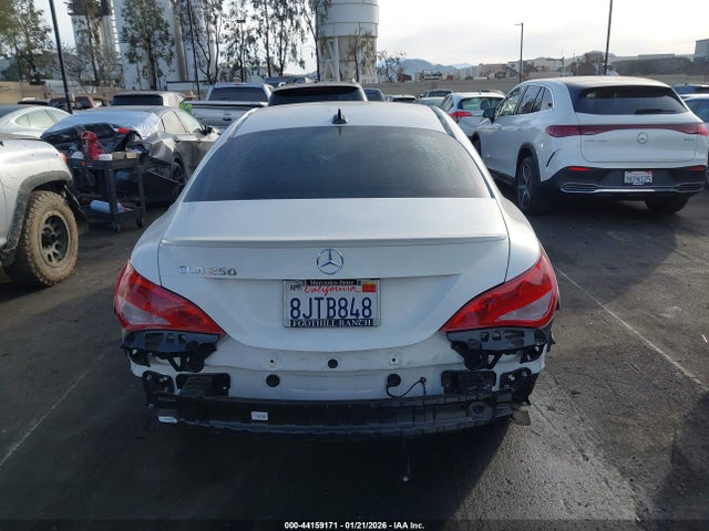 Mercedes-Benz CLA 250 2019 WDDSJ4EBXKN752209 Image 17
