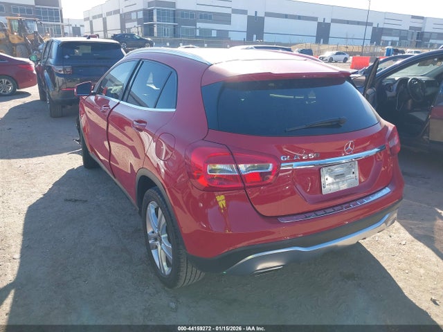 2018 MERCEDES-BENZ GLA 250 WDCTG4EB2JJ468182 Photo 2