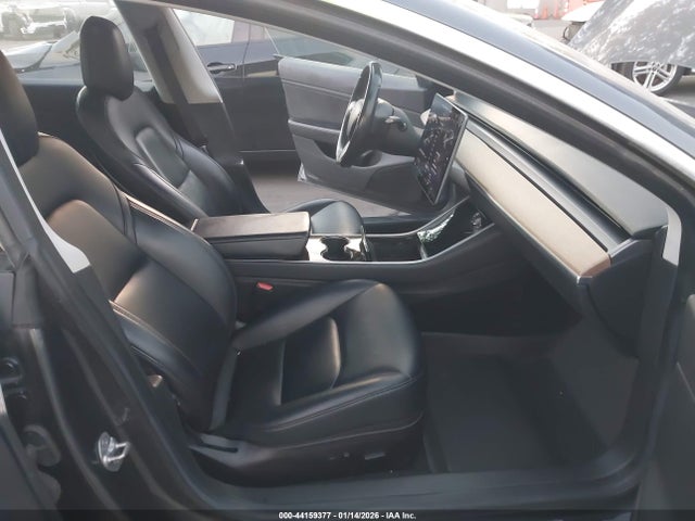 2018 TESLA MODEL 3 5YJ3E1EB6JF068773 Photo 4